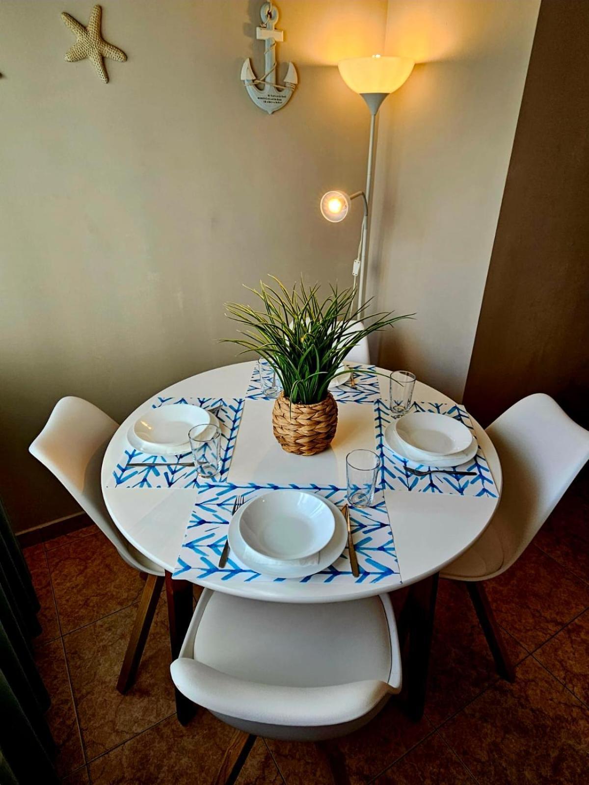 Apartment Home4u - Cosy With Fantastic Terrace
