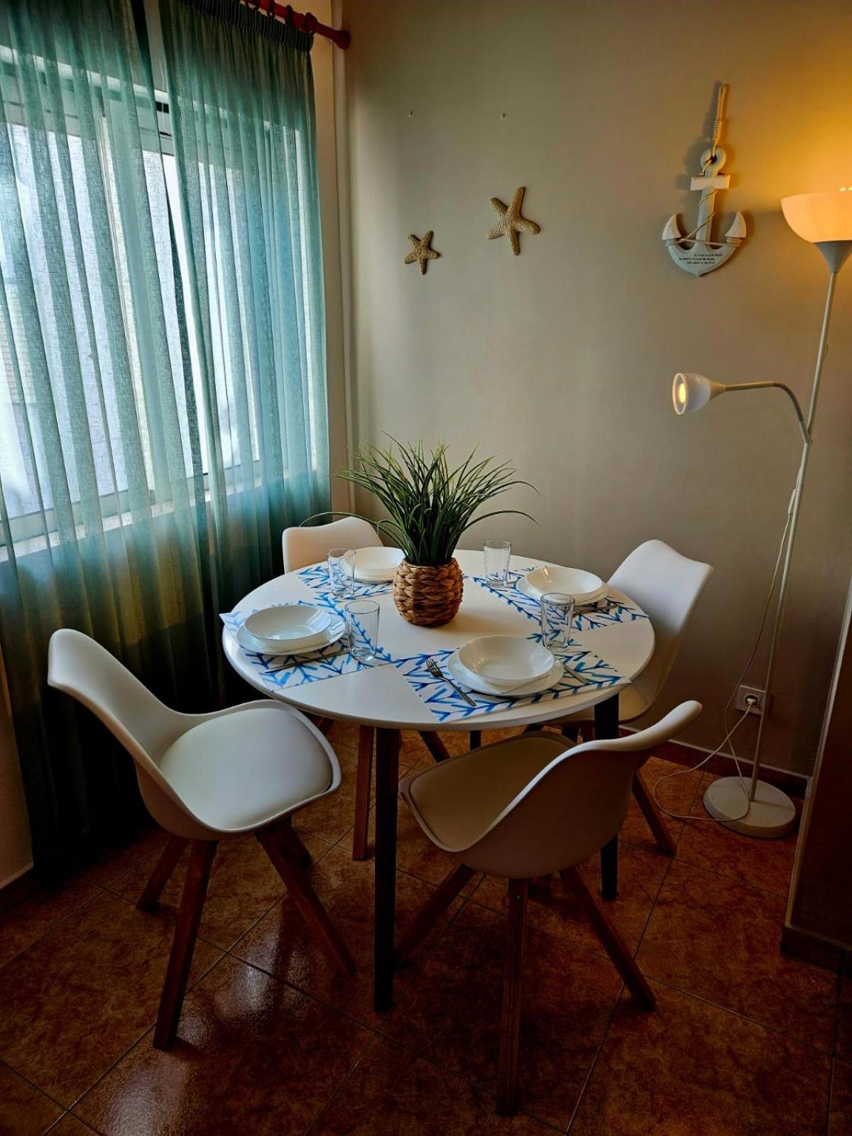 Apartment Home4u - Cosy With Fantastic Terrace *